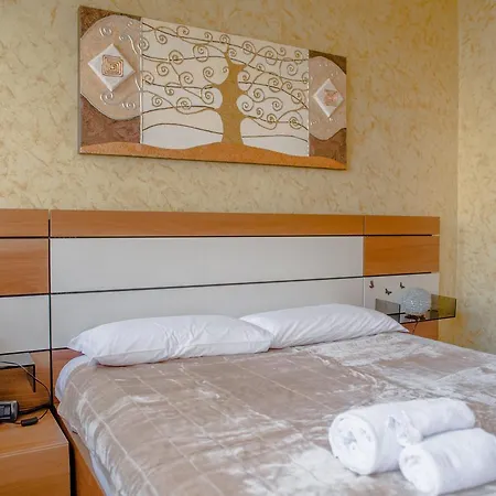 Porta Romana Elegant Flat * Milan